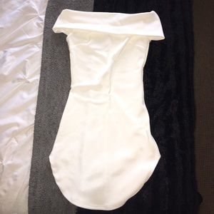 White off the shoulder bodycon dress